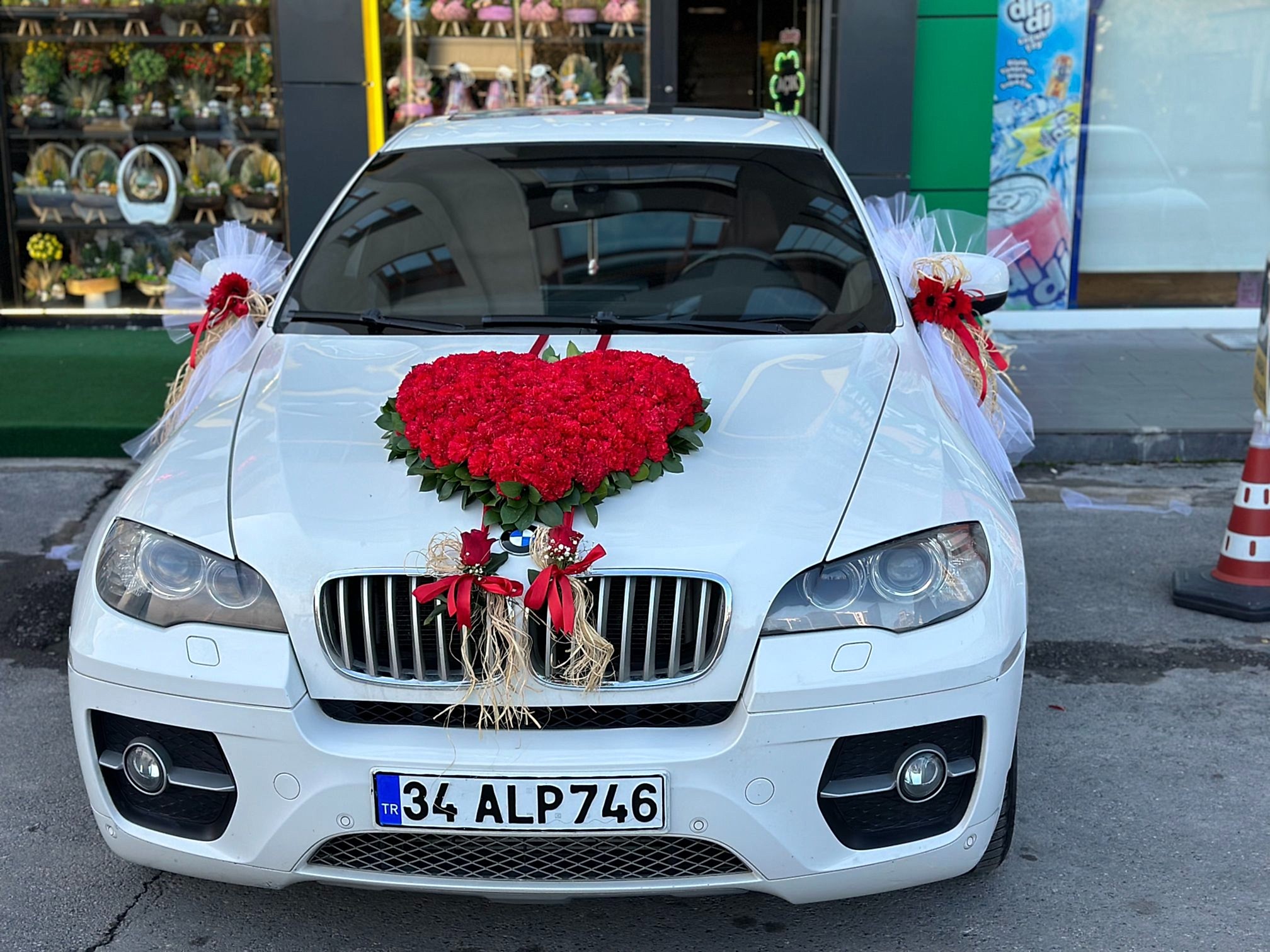 Kalpli Gül Araba Süsleme